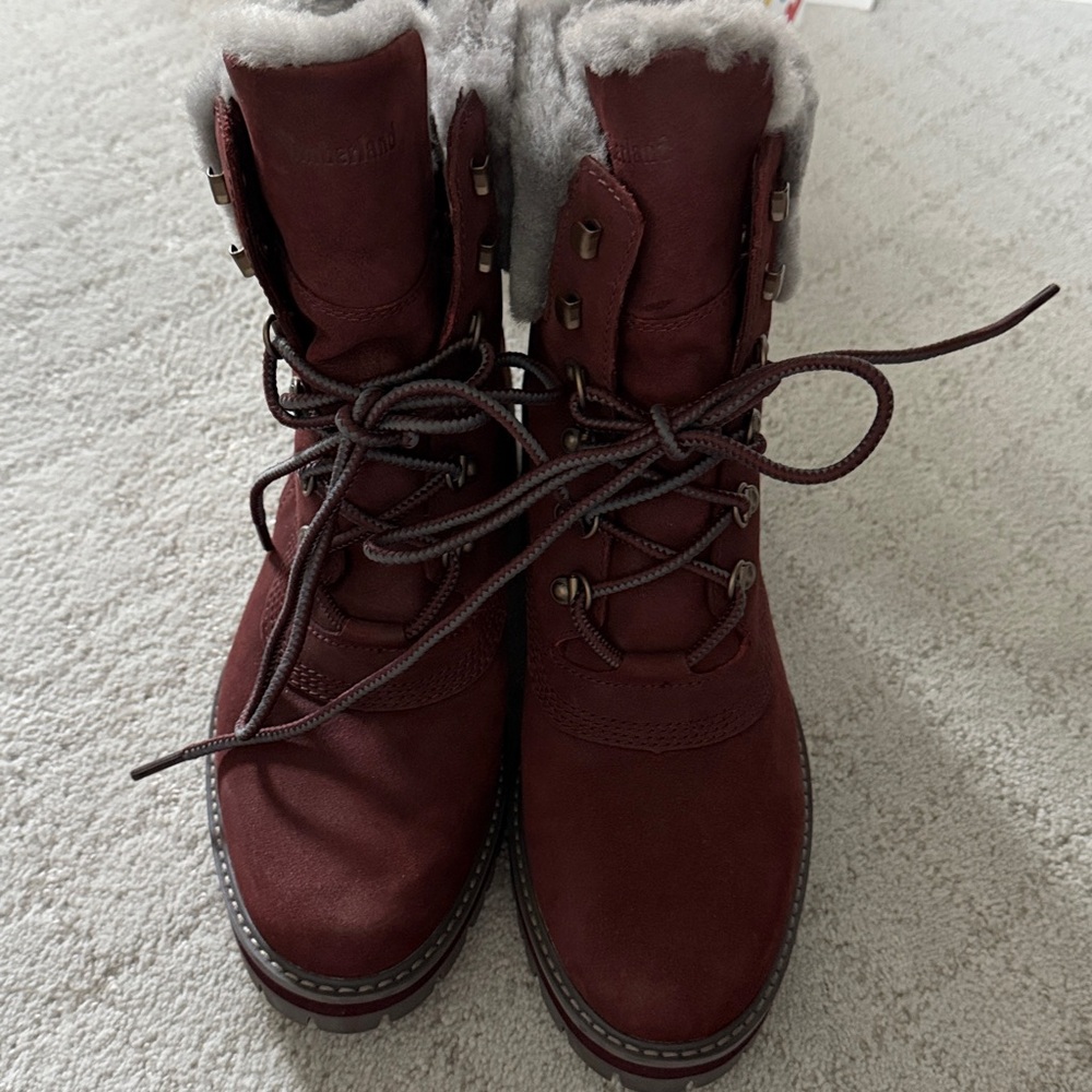 Timberland Women's Lace Up Boots - Burgundy. Never worn.